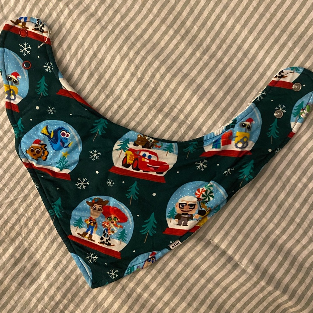 LITTLE SLEEPIES PIXAR BANDANA BIB